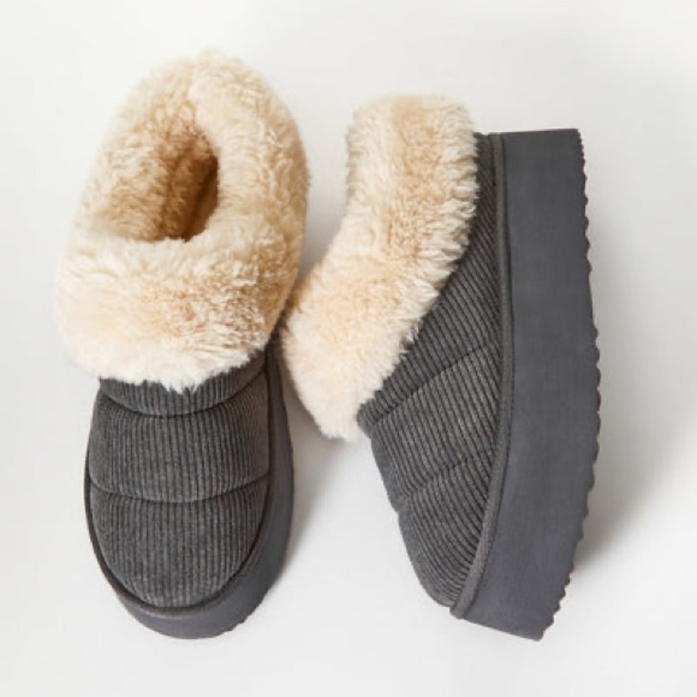 JustFab Jovie Fuzzie Cozy Gray Women's Platform Slippers